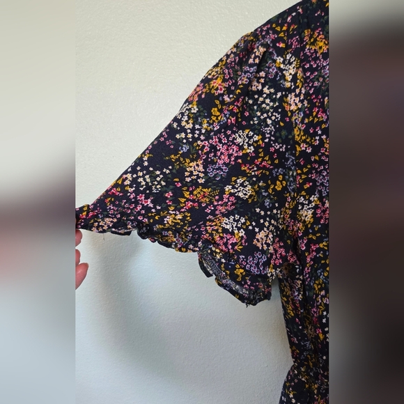 Jessica Simpson Tiered Navy Floral Maxi Dress Size Small - Picture 3 of 9